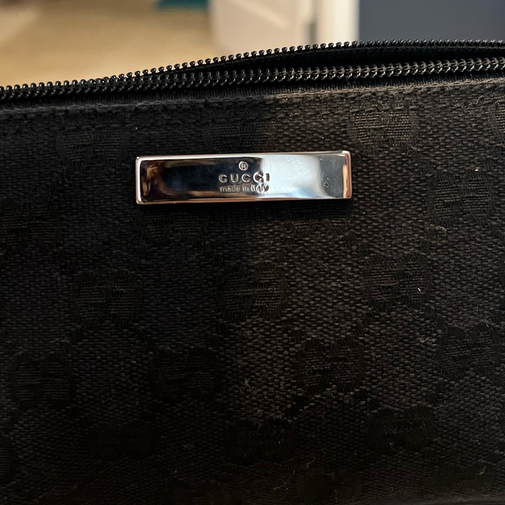 Vintage Black Gucci Baguette - Picture 5 of 6